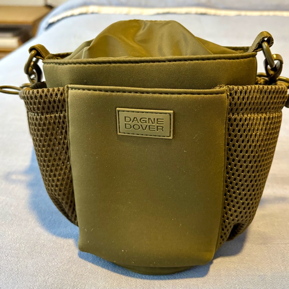 NWT Dagne  Dover Sloan Water Bottle Tote. Olive green